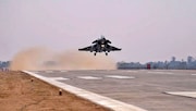 When a Fighter Jet Took Flight from the Expressway (File Photo) When a Fighter Jet Took Flight from the Expressway (File Photo)