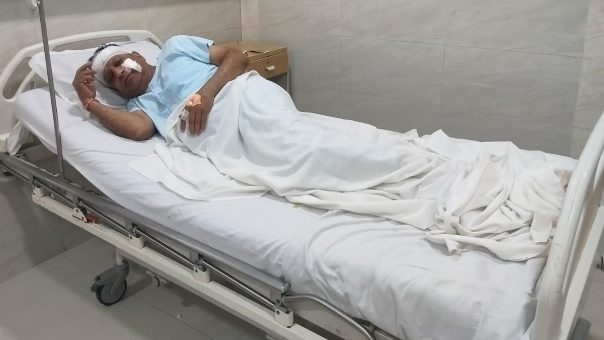 पेचकस दिखाकर ड्राइवर को उतारा, फिर बुजुर्ग दंपति को घंटों कार में रखा बंधक