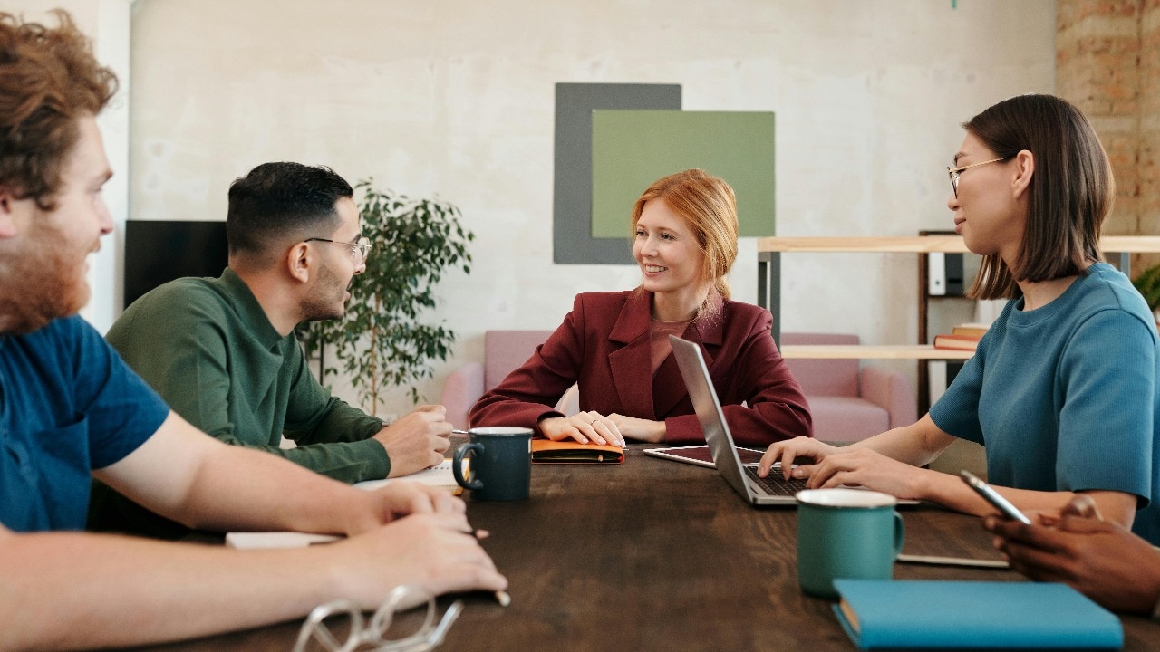 गूगल-माइक्रोसॉफ्ट जैसी कंपनियों ने बदले हायर‍िंग रूल्स!