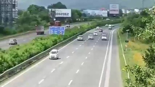 पुल मरम्मत के चलते ट्रैफिक डायवर्जन.(Photo: Screengrab)