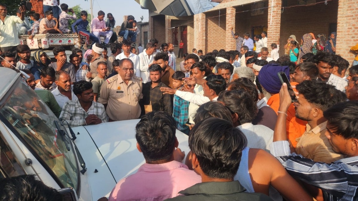 बदायूं में किन्नरों का आतंक, भड़के ग्रामीण (Photo- ITG)