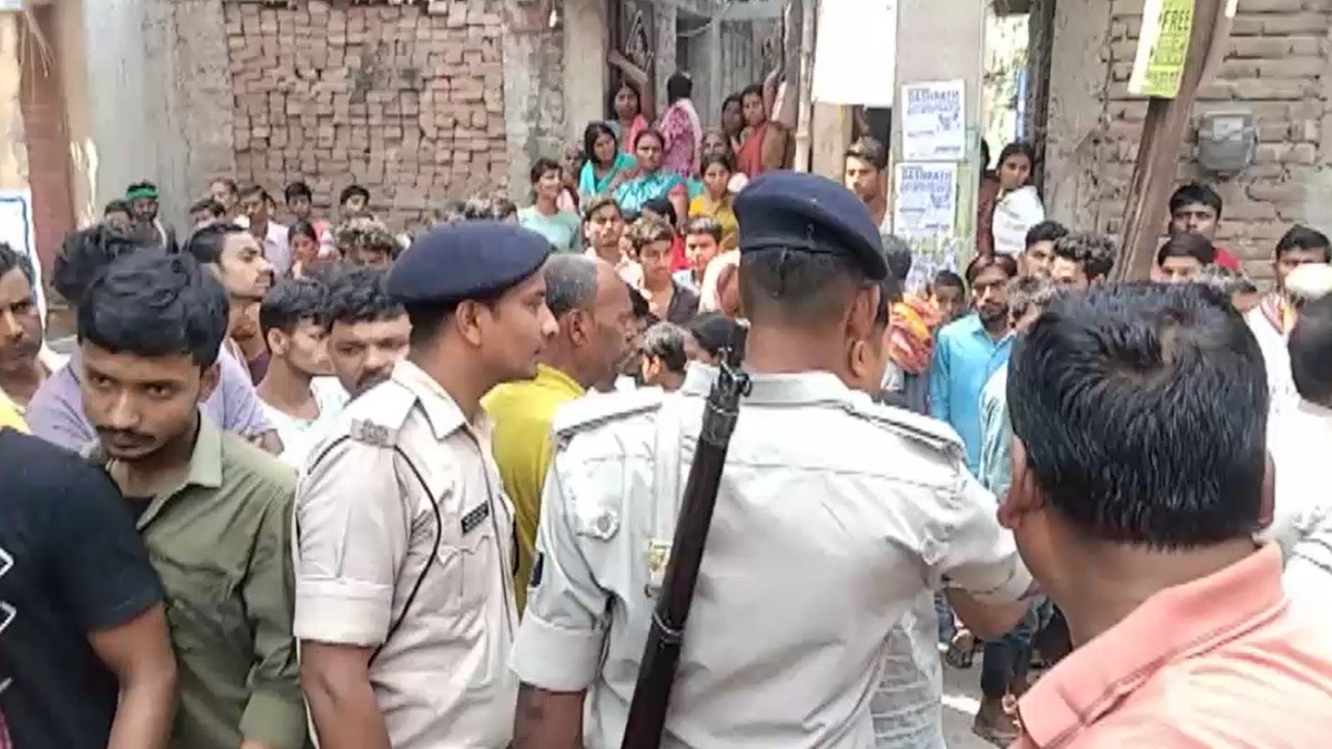 कंबल में लिपटी मिली नाबालिग छात्रा की लाश (Photo: Screengrab)