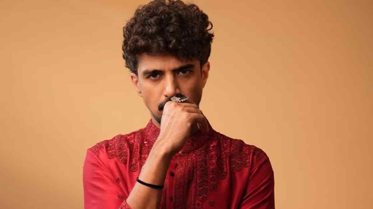 कभी साथ खेला था क्रिकेट, अब विराट कोहली की बायोपिक करना चाहते हैं साकिब