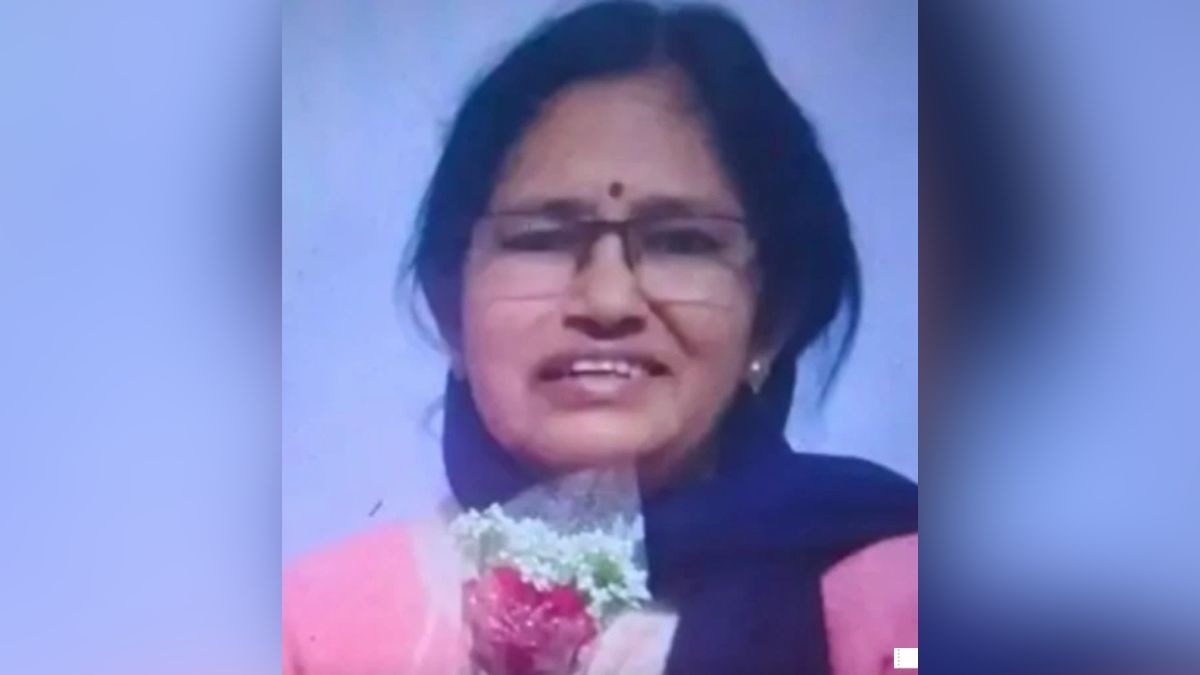 खून से लथपथ मिला शव, बिखरा था घर का सामान. (Photo: Screengrab)