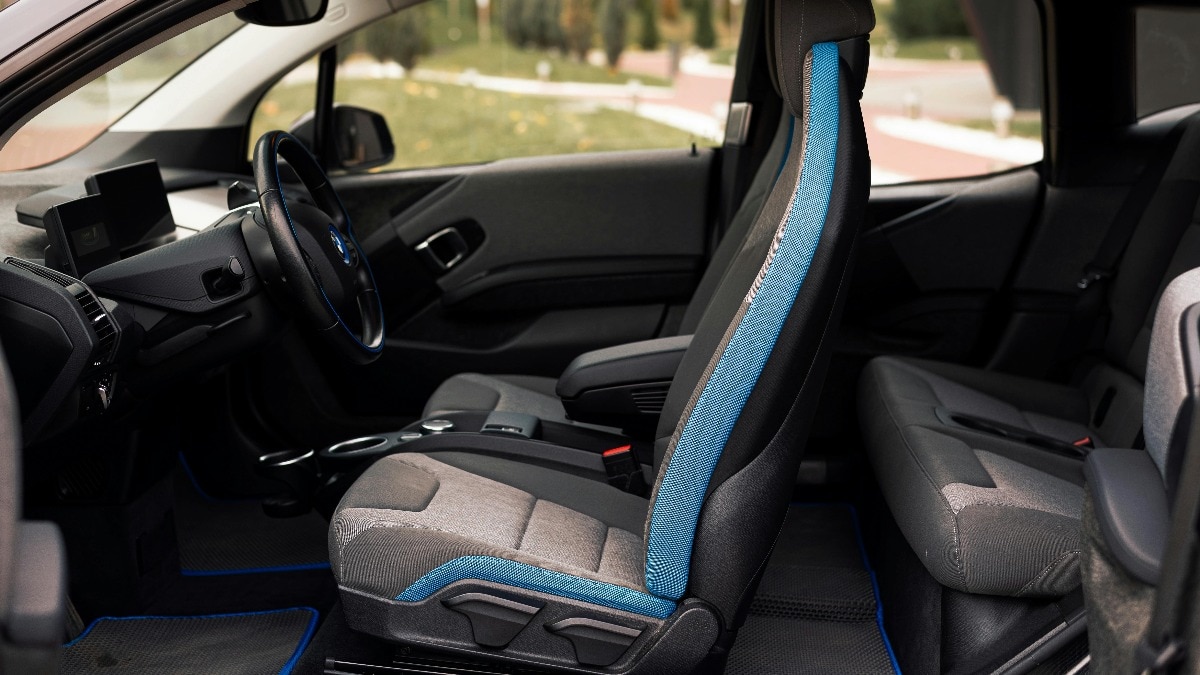 कार की सीट के नीचे लगा रहेगा कमोड (Photo - Pexels)