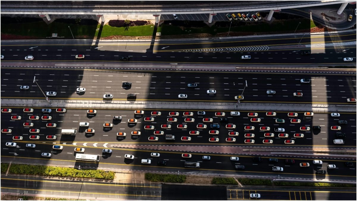 ना कोई बैरियर, ना कोई प्लाजा... फिर कैसे कटते हैं पैसे? चर्चा में दुबई के टोल