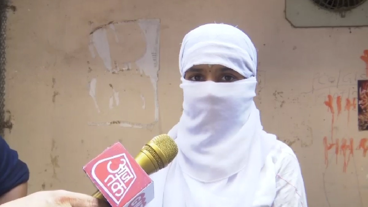 telecaller girl harassment at office in Mumbai