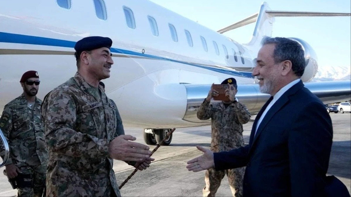 इस्लामाबाद पहुंच रहे अराघची! अमेरिका बोला- ईरान के पास खुला मौका