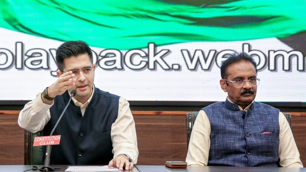 राघव चड्ढा के साथ अशोक मित्तल ने भी AAP छोड़ दी है. (Photo: PTI)