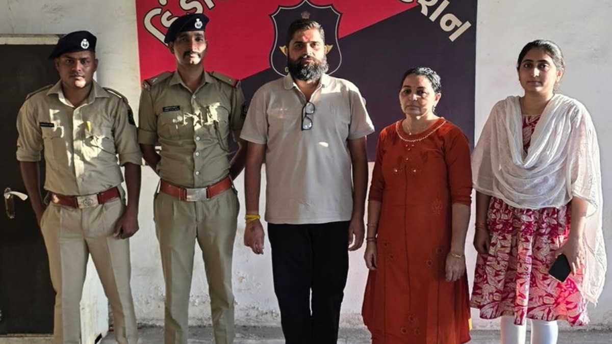 झूठे हलफनामे से खुला फर्जीवाड़े का राज.(Photo: Sanjay Singh J Rathod/ITG)