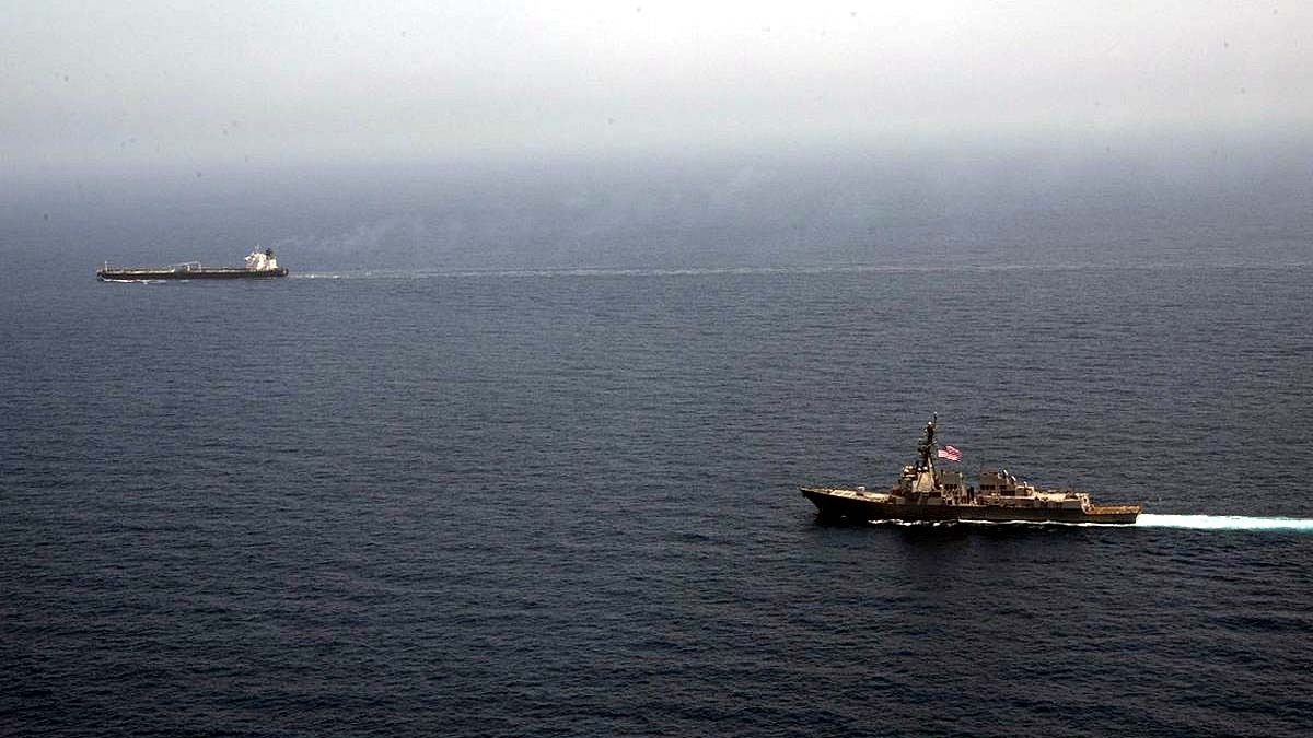 अरब सागर में US का एक्शन, ईरानी तेल ले जा रहे एक और जहाज को रोका... अब तक 37 शिप रिटर्न