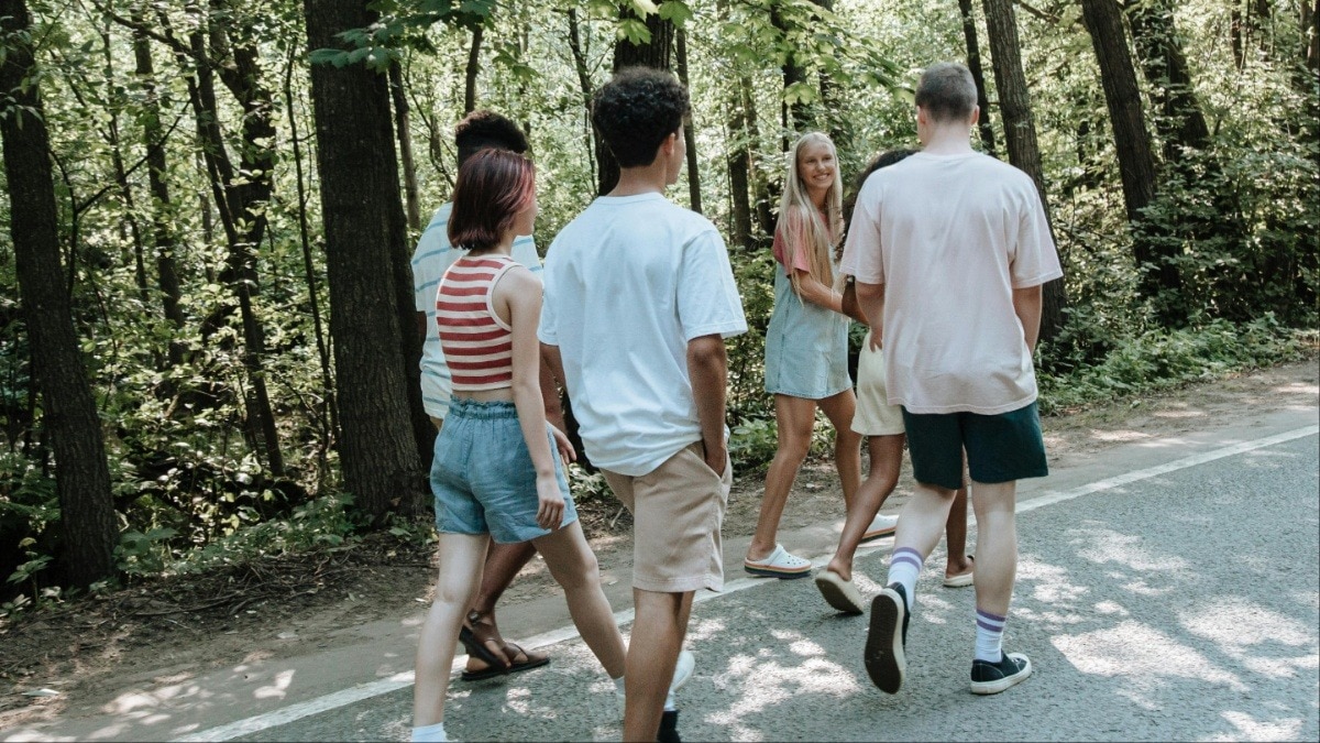 क्या वाकई रोजाना 10 हजार कदम चलने से घटता है वजन? जानें एक महीने तक लगातार वॉक करने के फायदे (Photo- Pexels)