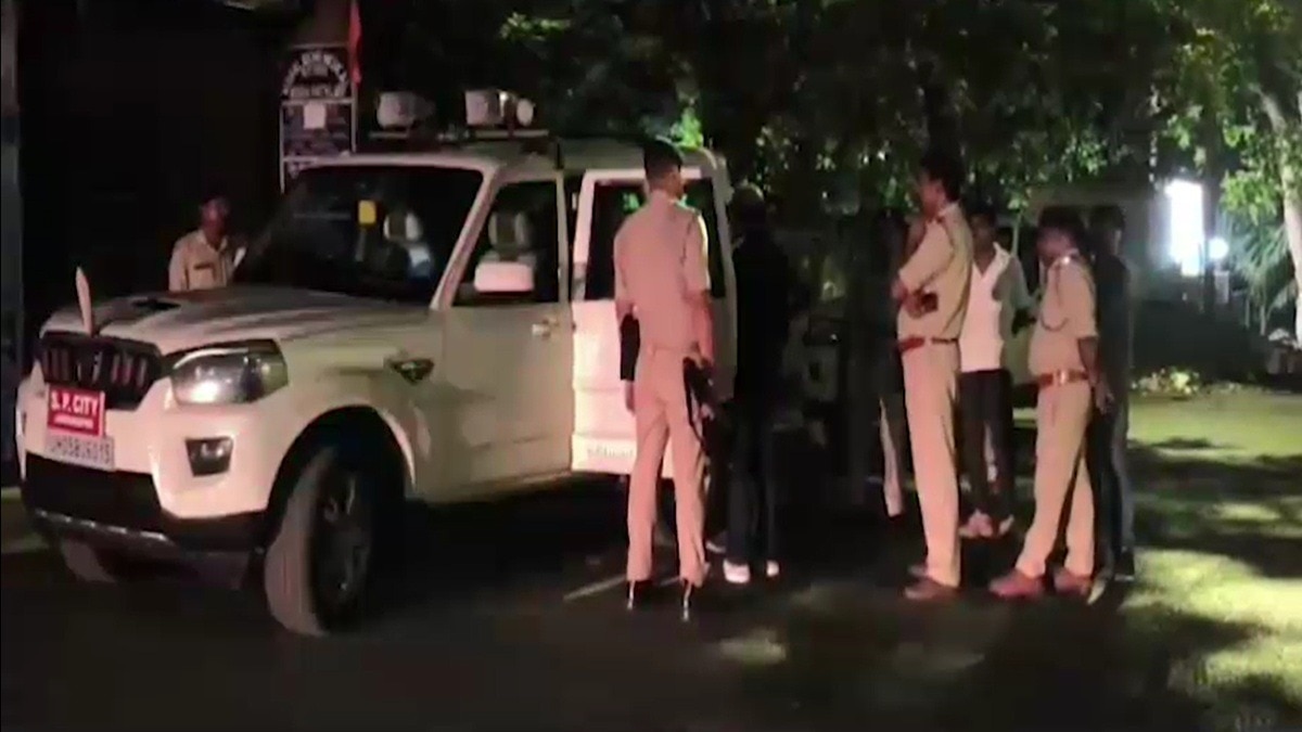 लोको पायलट की हत्या से दहशत में लोग. (Photo: Screengrab)