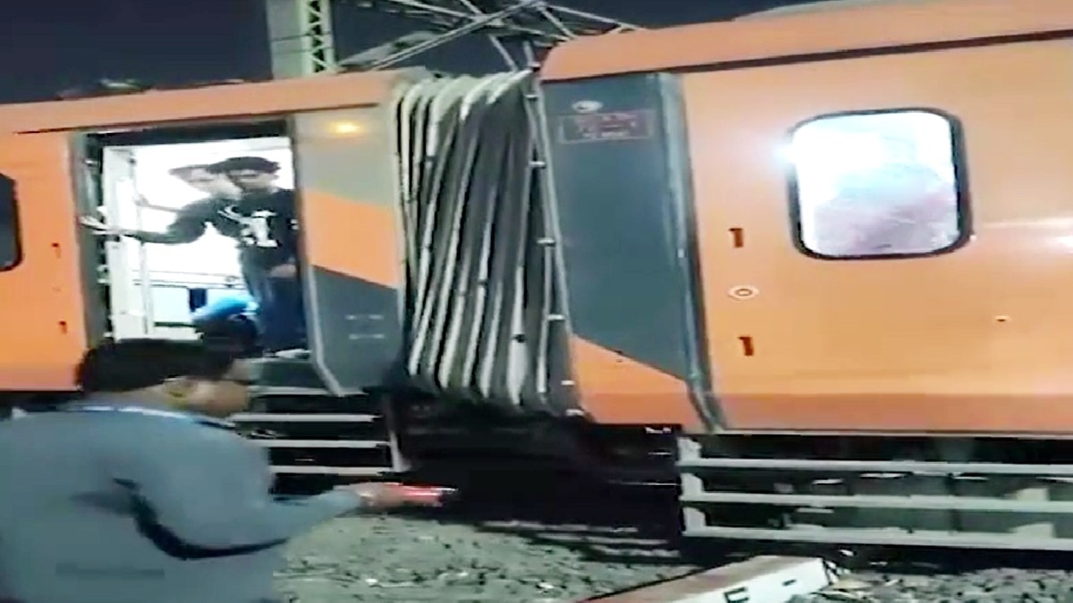 यह घटना पुणे स्टेशन के 'डायमंड क्रॉसिंग' पर हुई.(Photo:Screengrab)