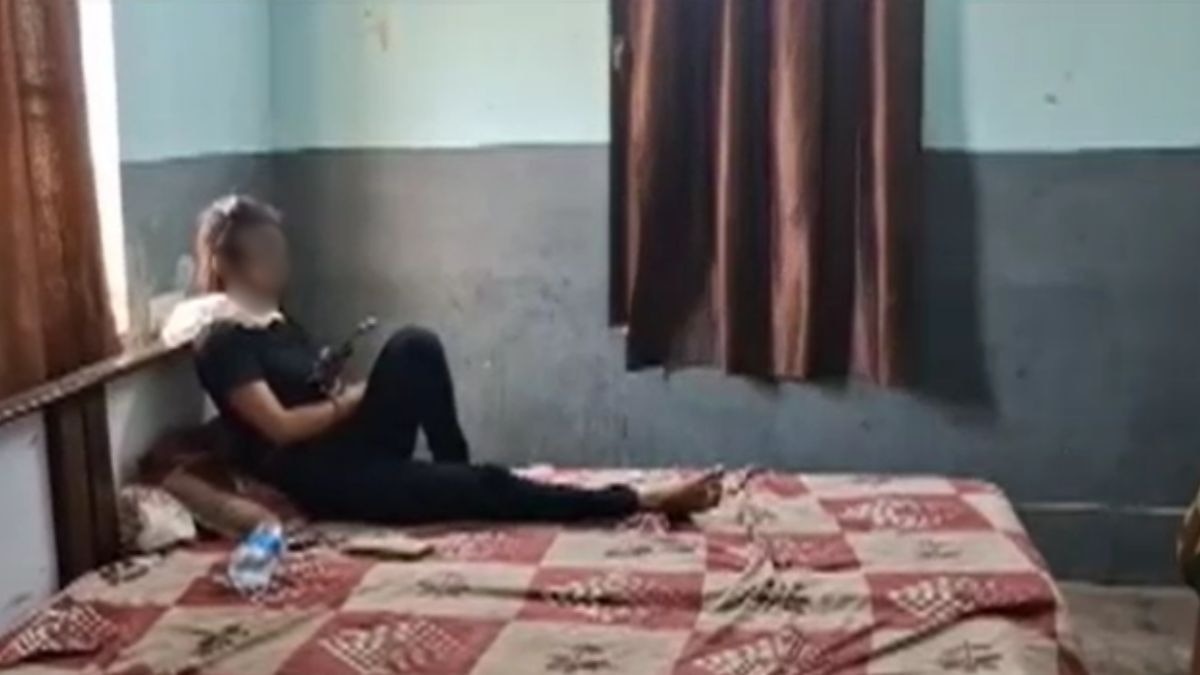 होटल में ग्राहक के साथ पकड़ी गई पत्नी, पति के उड़े होश (Photo: itg)