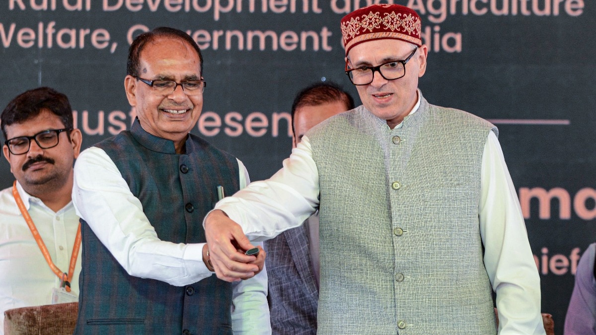 जम्मू-कश्मीर में केंद्रीय मंत्री शिवराज सिंह चौहान ने 3550 करोड़ के प्रोजेक्ट की शुरुआत की है. (Photo: PTI)