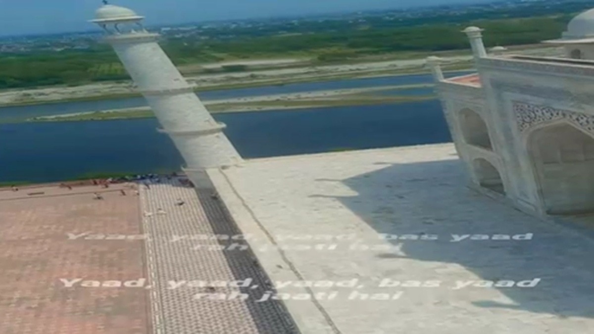 ताजमहल की मीनार पर चढ़कर बनाया वीडियो, सामने आया तो मचा बवाल