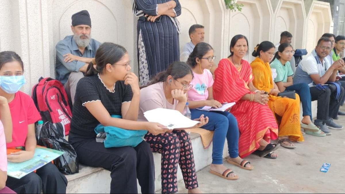 NEET परीक्षा में हिजाब-कड़ा पहन सकते हैं या नहीं? जानें गेट पर क्या-क्या चेक होगा, NTA की पूरी गाइडलाइन पढ़ें