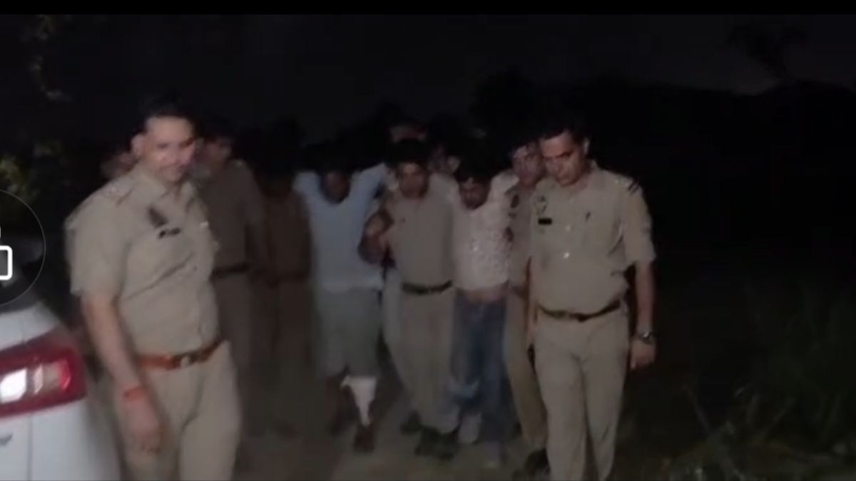 बुलंदशहर ट्रिपल मर्डर: दो इनामी बदमाशों को मुठभेड़ में लगी गोली