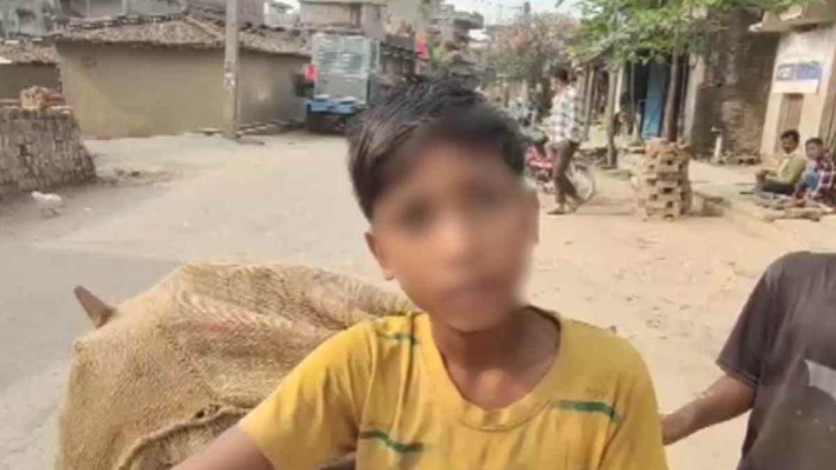 छात्रों से कराई जा रही मजदूरी, सामने आई बिहार के स्कूल की हैरान करने वाली तस्वीर