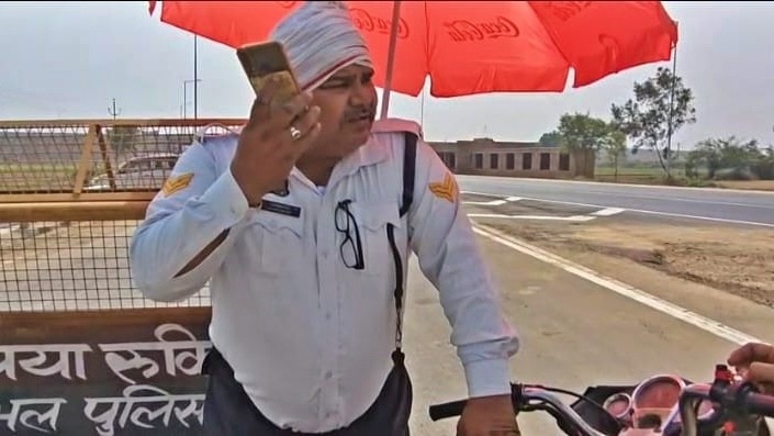 'मैंने तेरी पॉटी का ठेका नहीं ले रखा', संभल में सिपाही और दारोगा में छिड़ी जंग