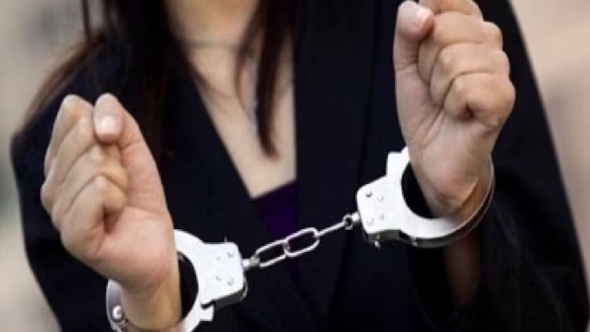 डॉक्टर बनकर किराए पर लिया मकान, दो बांग्लादेशी महिलाएं अरेस्ट, सेक्स रैकेट से जुड़े तार