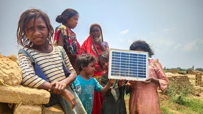 सूरज की शक्ति से रोशन हुआ देश