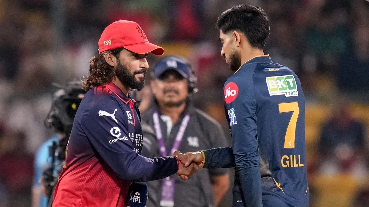 LIVE: गुजरात ने जीता टॉस, बेंगलुरु की पहले बल्लेबाजी, देखें किसे म‍िला मौका?