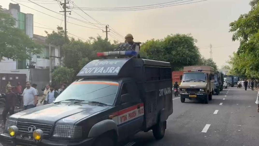 मजदूर दिवस से पहले नोएडा किले में तब्दील, ड्रोन-CCTV के साए में शहर