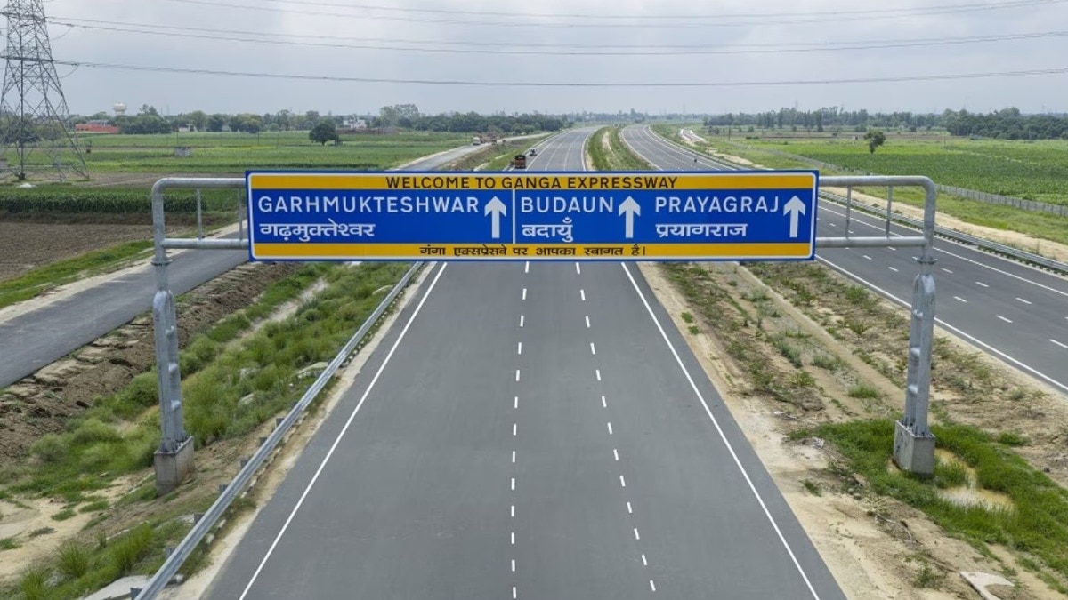 Currently, vehicles will run on the Ganga Expressway without paying toll (Photo- UPEIDA