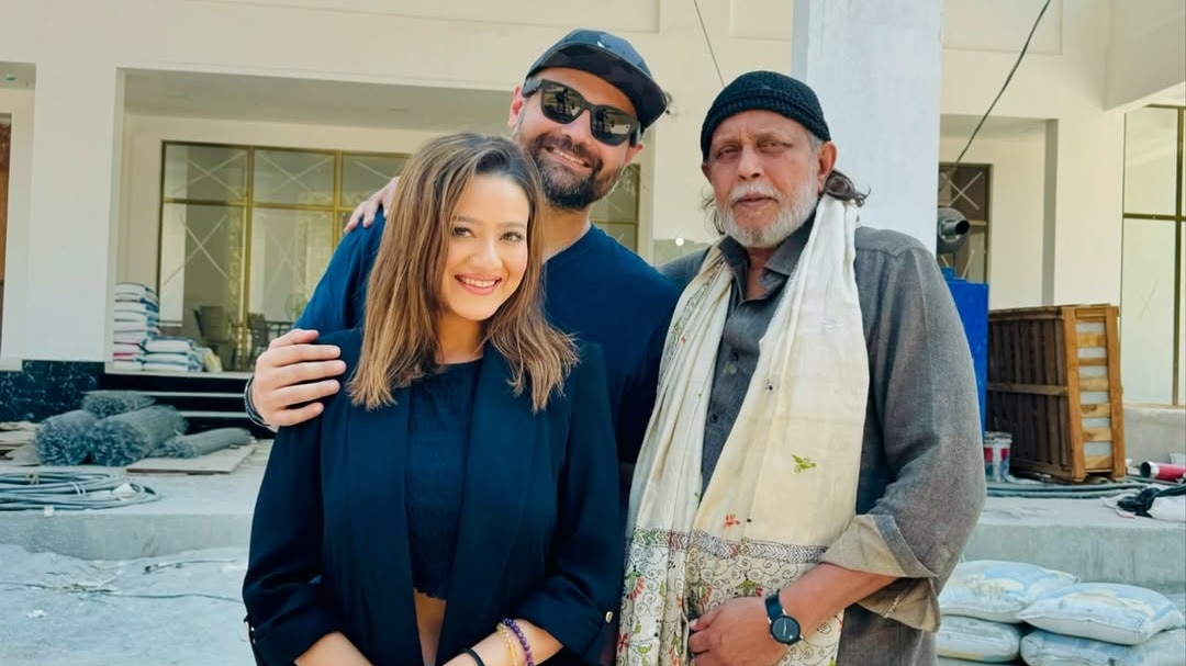 बहू मदालसा को सपोर्ट करते हैं मिथुन चक्रवर्ती (Photo: Instagram @madalsasharma)