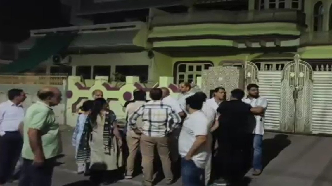 पत्नी की हत्या से इलाके में फैली सनसनी. (Photo: Screengrabs)
