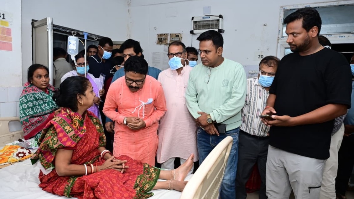 ओडिशा के जाजपुर जिले में दहीबड़ा खाने के बाद दर्जनों लोग बीमार पड़ गए (Photo: X/ @MahalingMukesh)