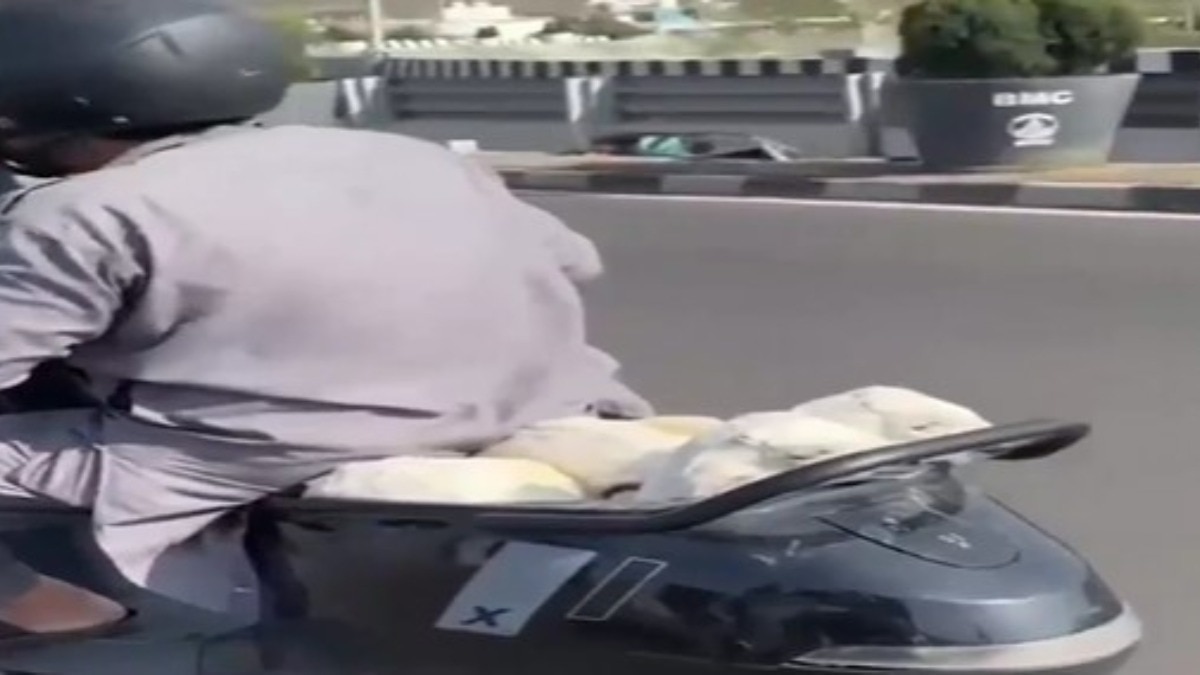 यह वीडियो किसी राहगीर ने अपने मोबाइल कैमरे में रिकॉर्ड किया
