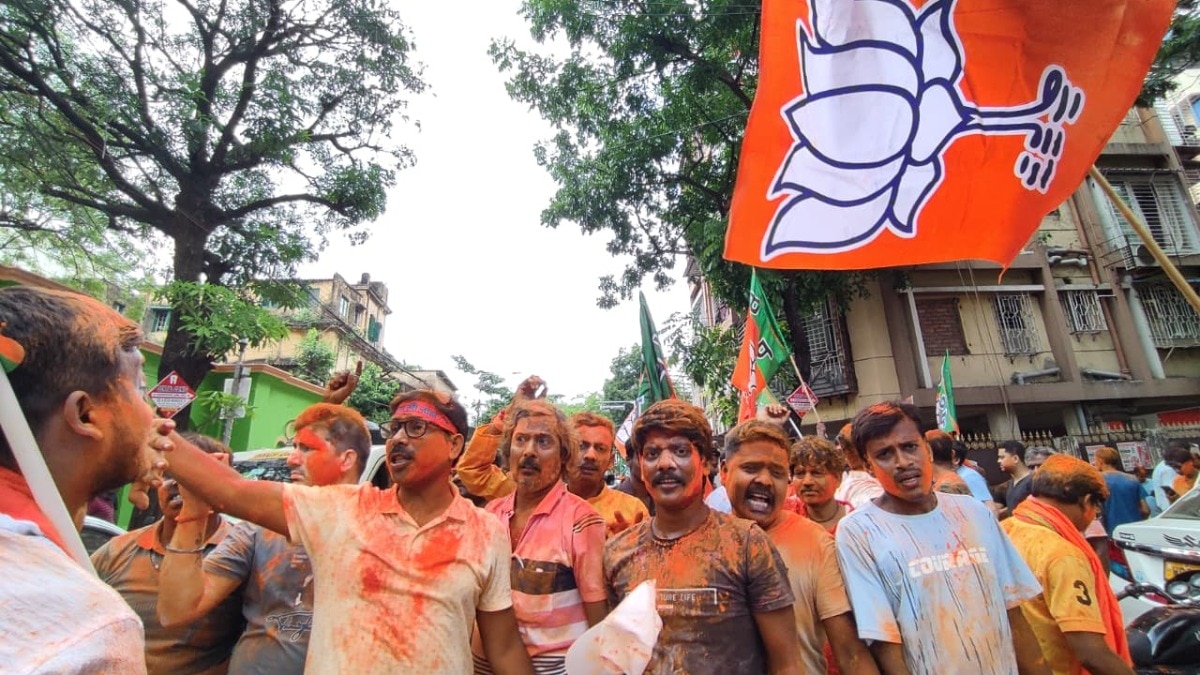 पश्चिम बंगाल में BJP की आंधी में ऐसे पिछड़ीं ममता (Photo: ITG)