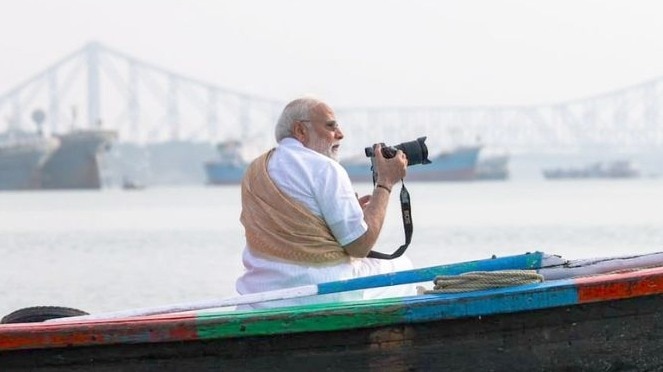 narendra modi boating hoogly