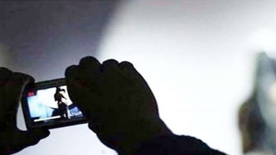 प्रेम समस्या के समाधान का झांसा और उतरवा दिए कपड़े... युवती से बड़ी ठगी