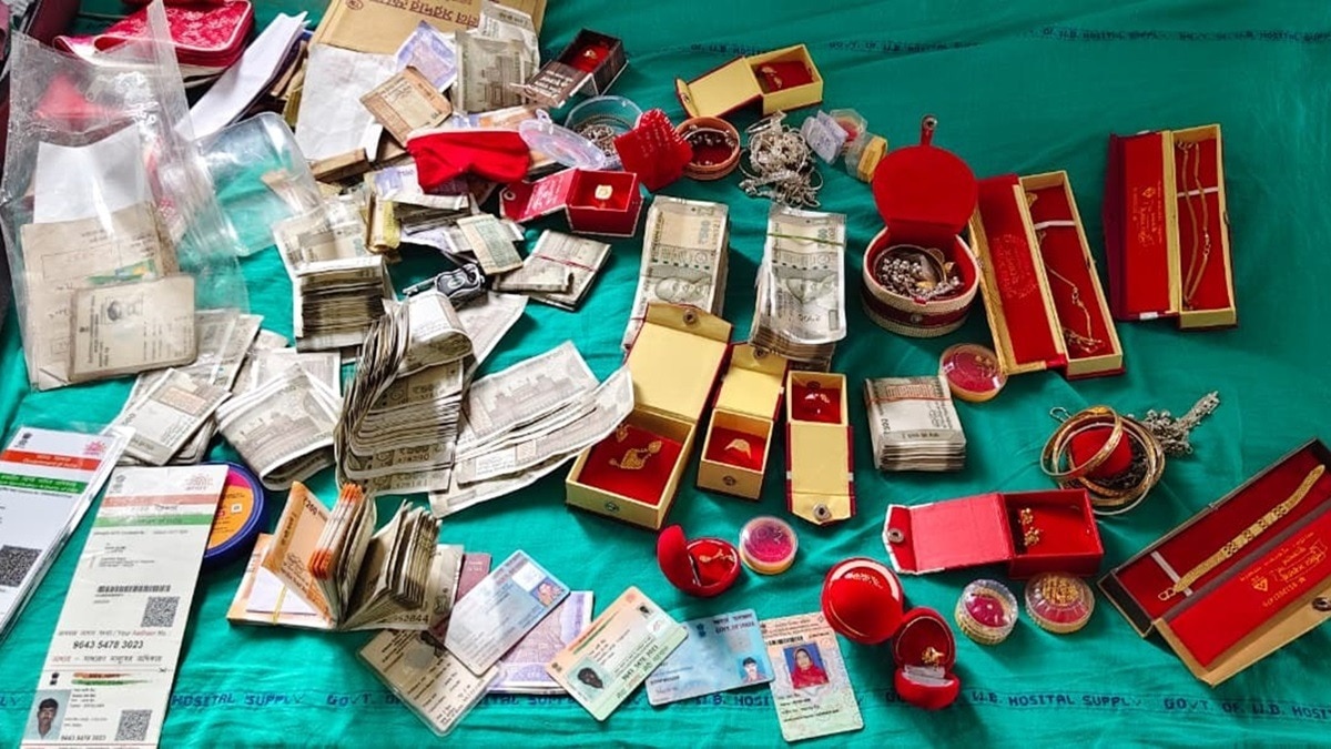 cash and gold recovery from govt hospital 