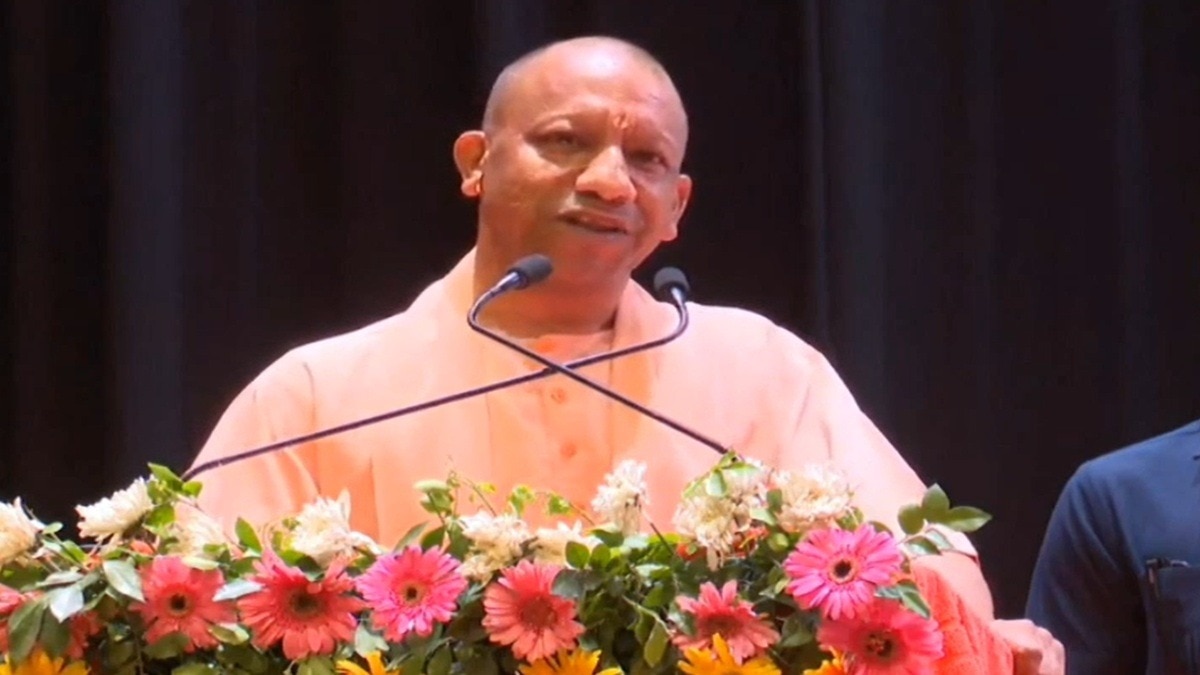 CM Yogi Adityanath ON Ravi Kishan