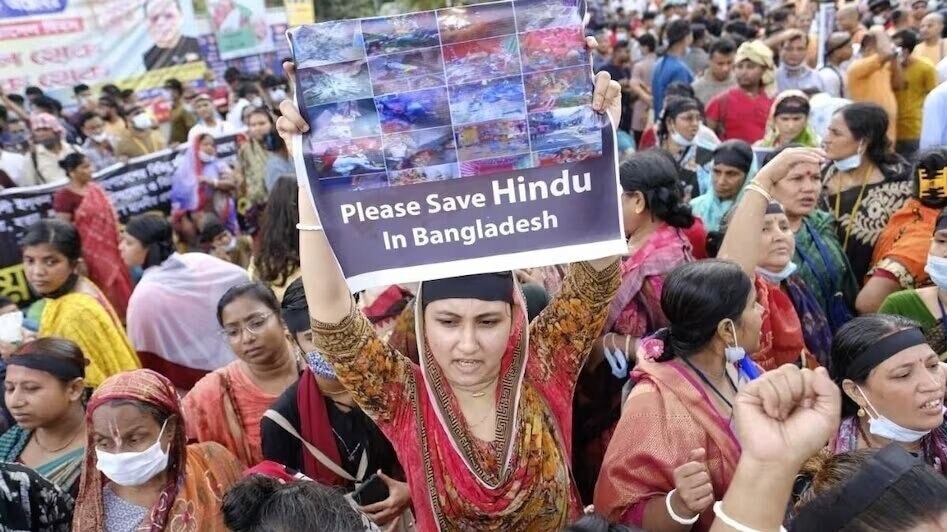 बांग्लादेश से जैसे-जैसे हिंदुओं की हत्या और रेप की खबर आती जा रही थी, ममता सरकार की चुप्पी से टीएमसी का एक-एक वोट छिंटकता जा रहा था. (File Photo- Representational)