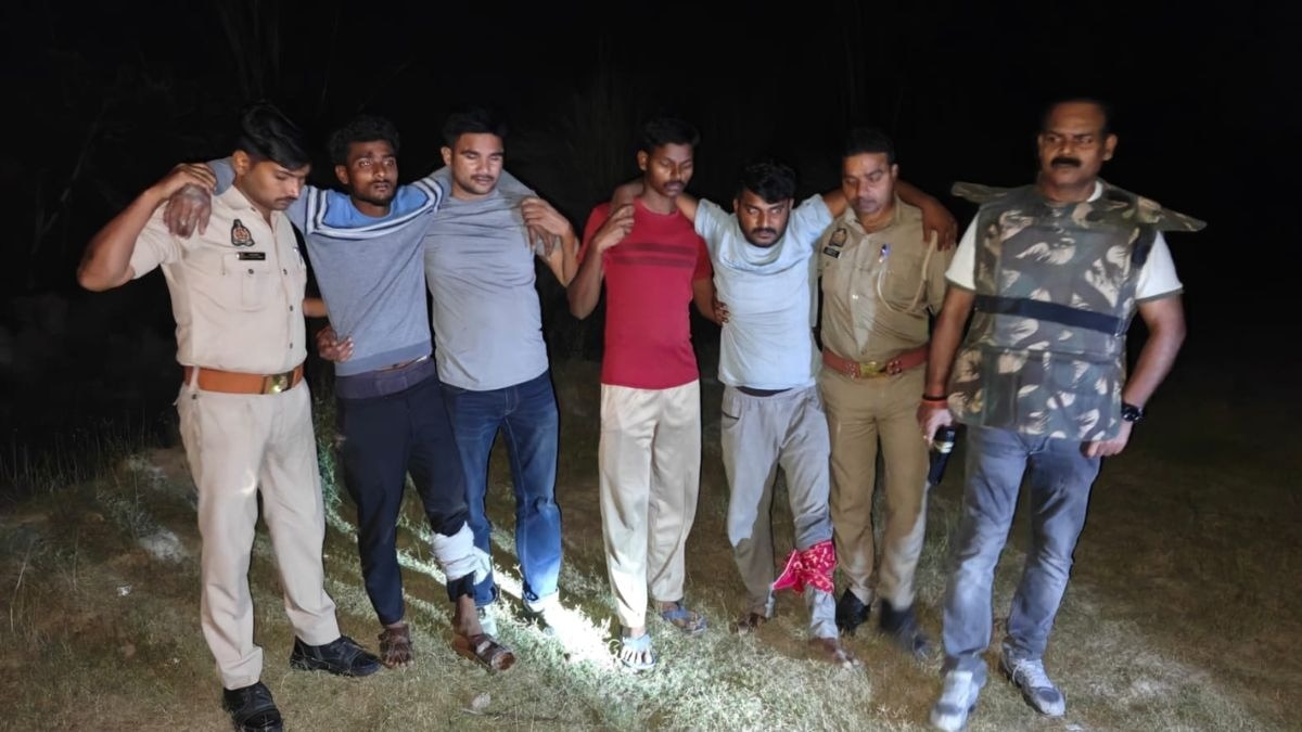 भैंसों को पिकअप वाहन में लादकर फरार हो गए थे आरोपी. (Photo: ITG)