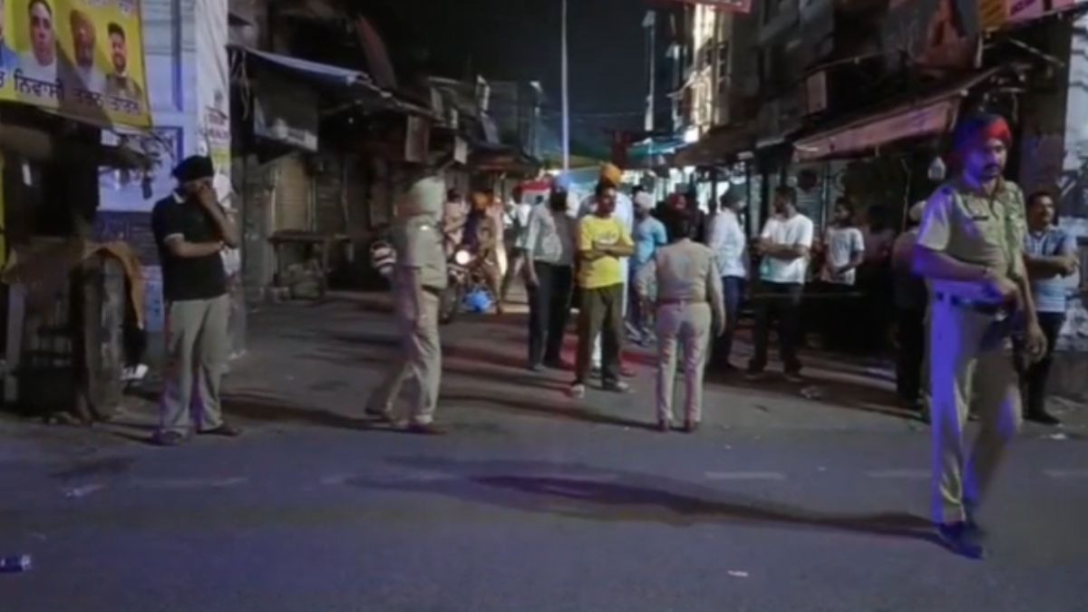 मंदिर के पास लावारिस ई-स्कूटर से दहशत, बम की आशंका में ढाई घंटे तक सील रहा इलाका