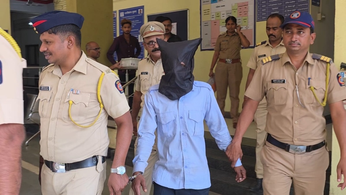 बच्चियों को दी जान से मारने की धमकी.(Photo: Shrikrishna Panchal/ITG)