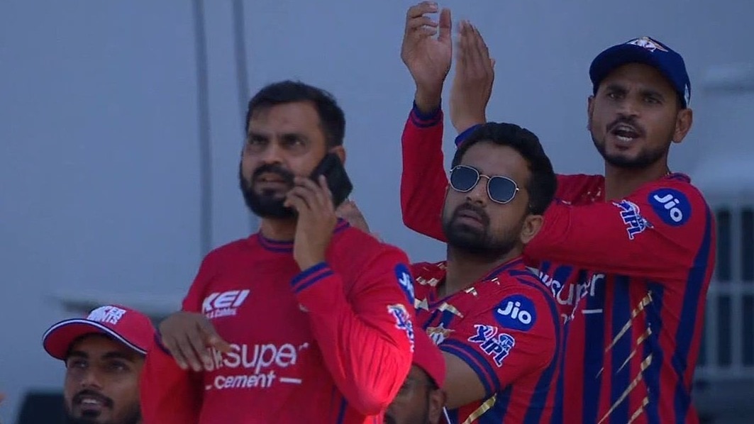 IPL में लगातार नियम तोड़े जा रहे हैं. (Photo: ScreenGrab/JioHotstar)