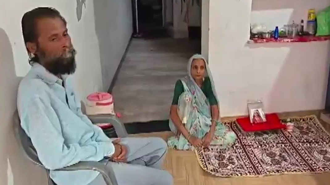डॉक्टरों की लापरवाही से लोगों में गुस्सा. (photo: Screengrabs)