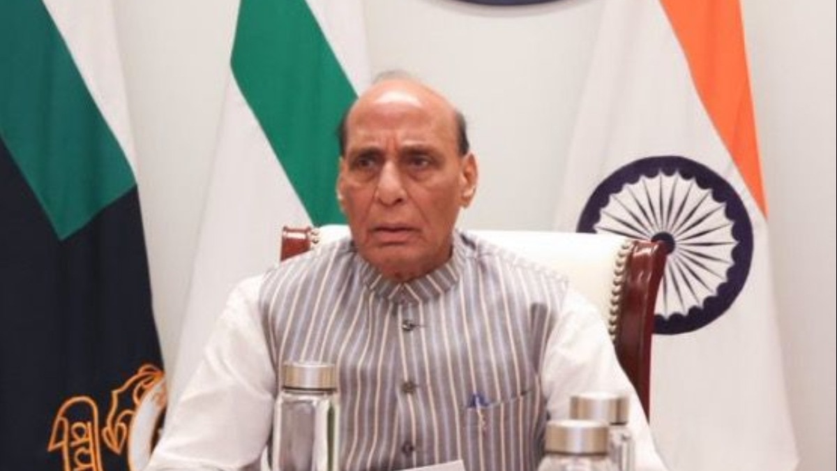 'घबराने की जरूरत नहीं...', पश्चिम एशिया संकट के बीच राजनाथ सिंह की अपील