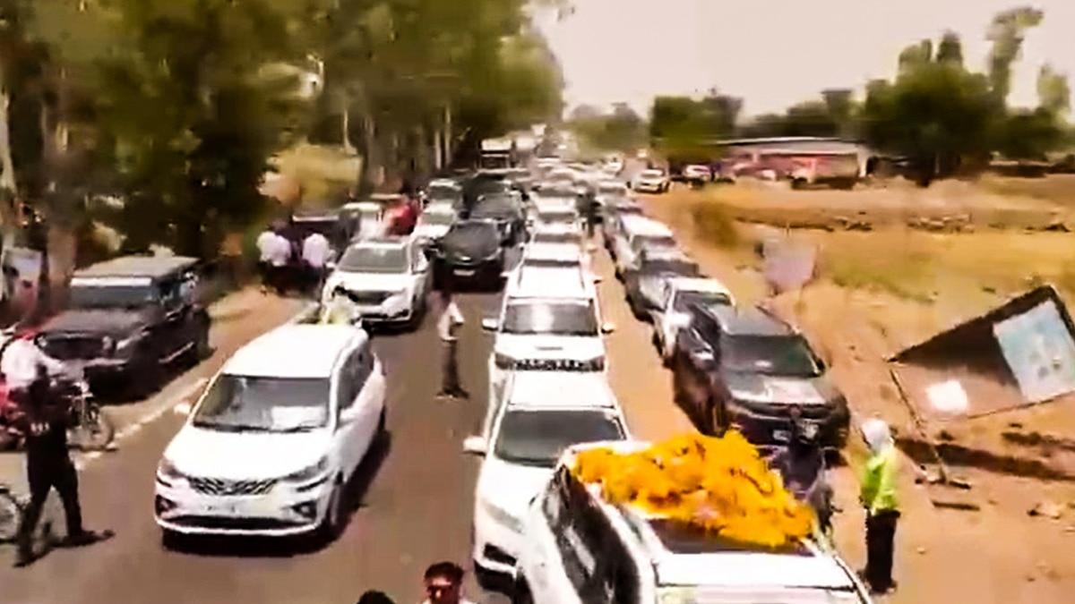 भाजपा नेता सौभाग्य सिंह के काफिले में सैकड़ों गाड़ियां शामिल हुई (Photo ITG)