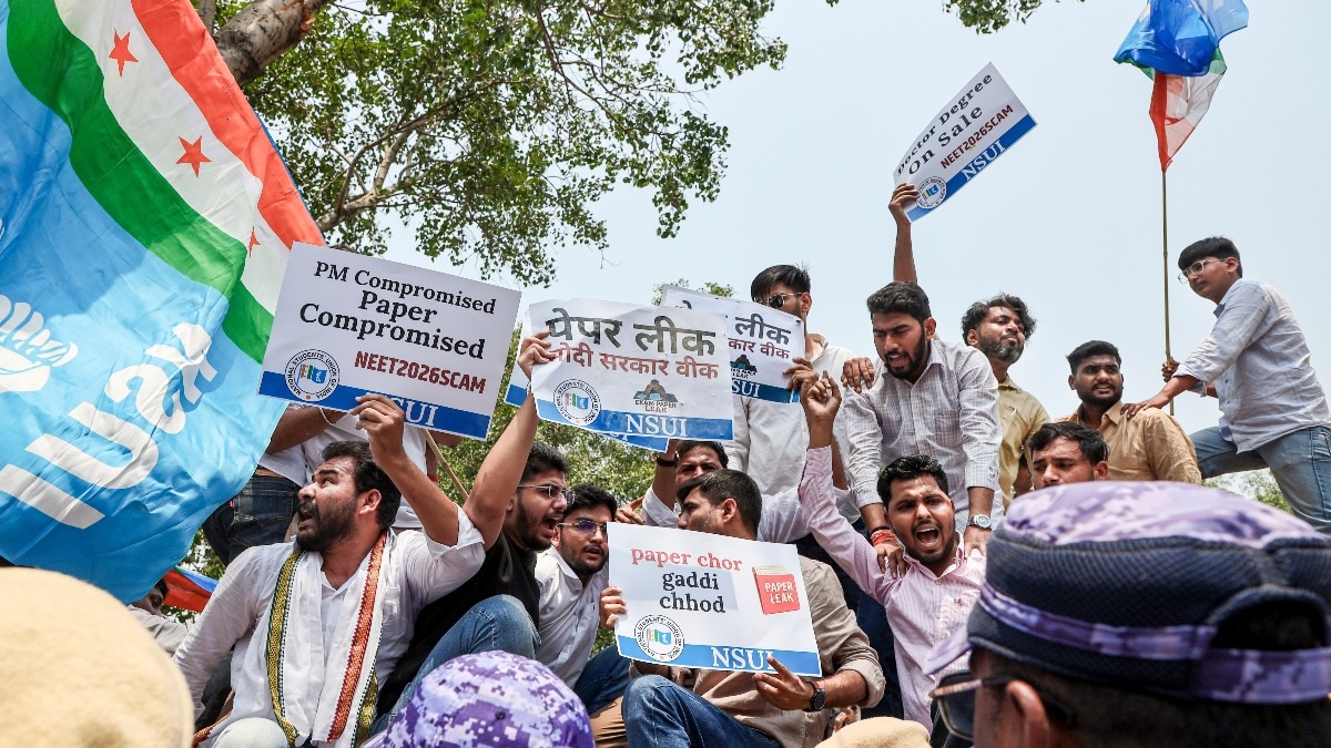 NEET UG 2026 के एग्जाम कैंसिल होने से अभ्यर्थियों में रोष है