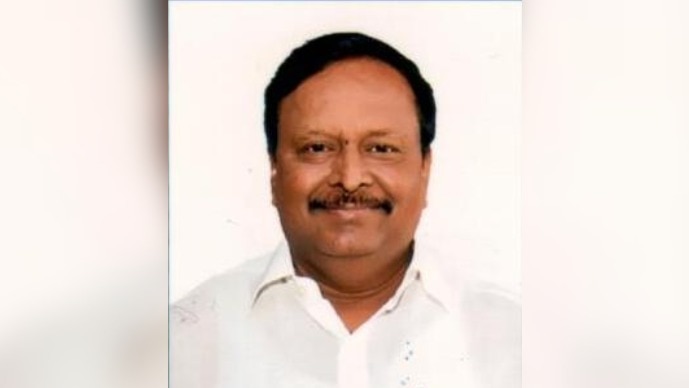 टीवीके को विधानसभा में समर्थन देने पर एस.कामराज को AMMK ने पार्टी से निकाला.