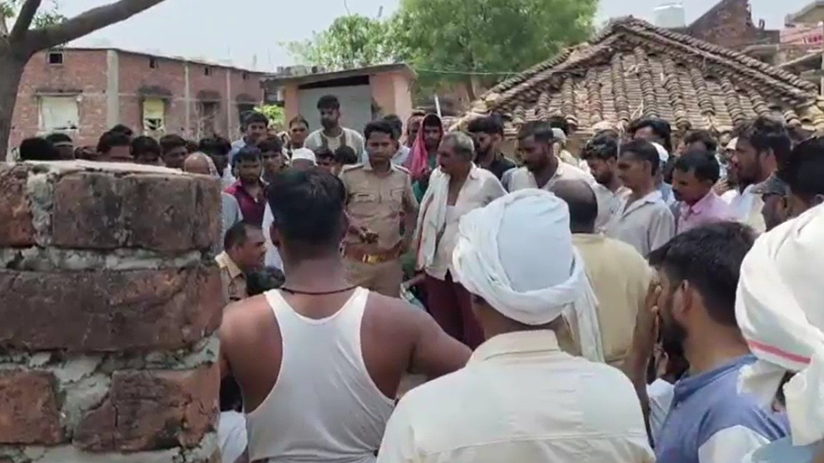 पति फंदे से लटका मिला, पत्नी की बेड पर पड़ी थी लाश, परिजनों ने खिड़की से देखा दर्दनाक मंजर